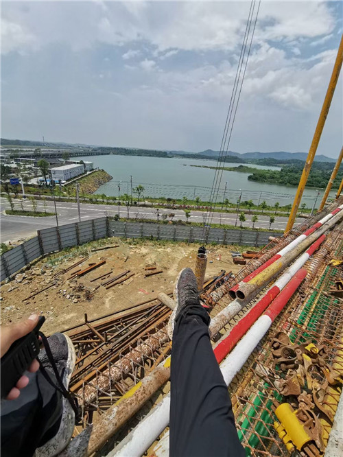 全南县作业中发生设备损坏或人员意外，责任怎么划分？